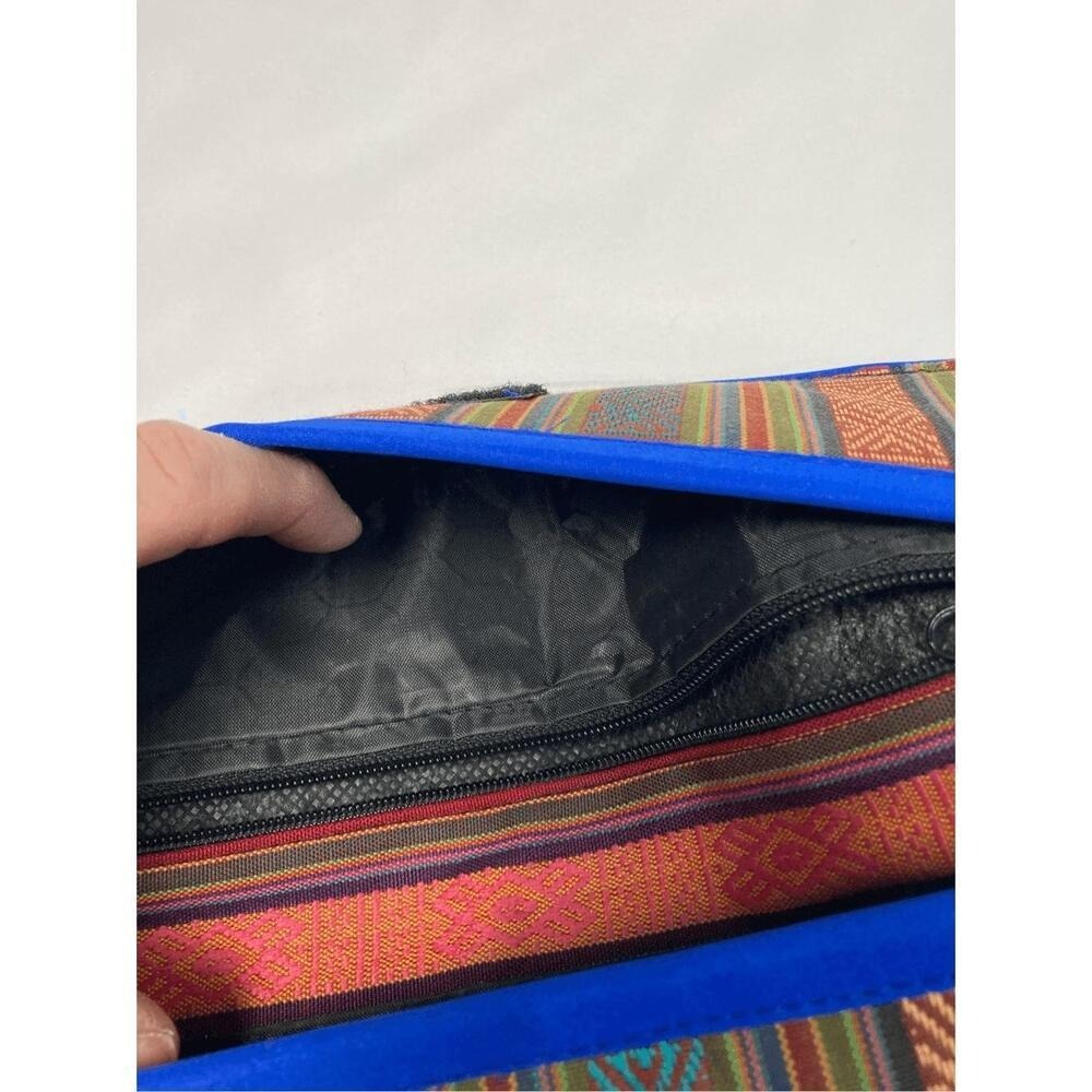 Handwoven Bhutanese Wristlet Wallet  Artisan Clutch with Zipper Compartments | M - Picture 9 of 10